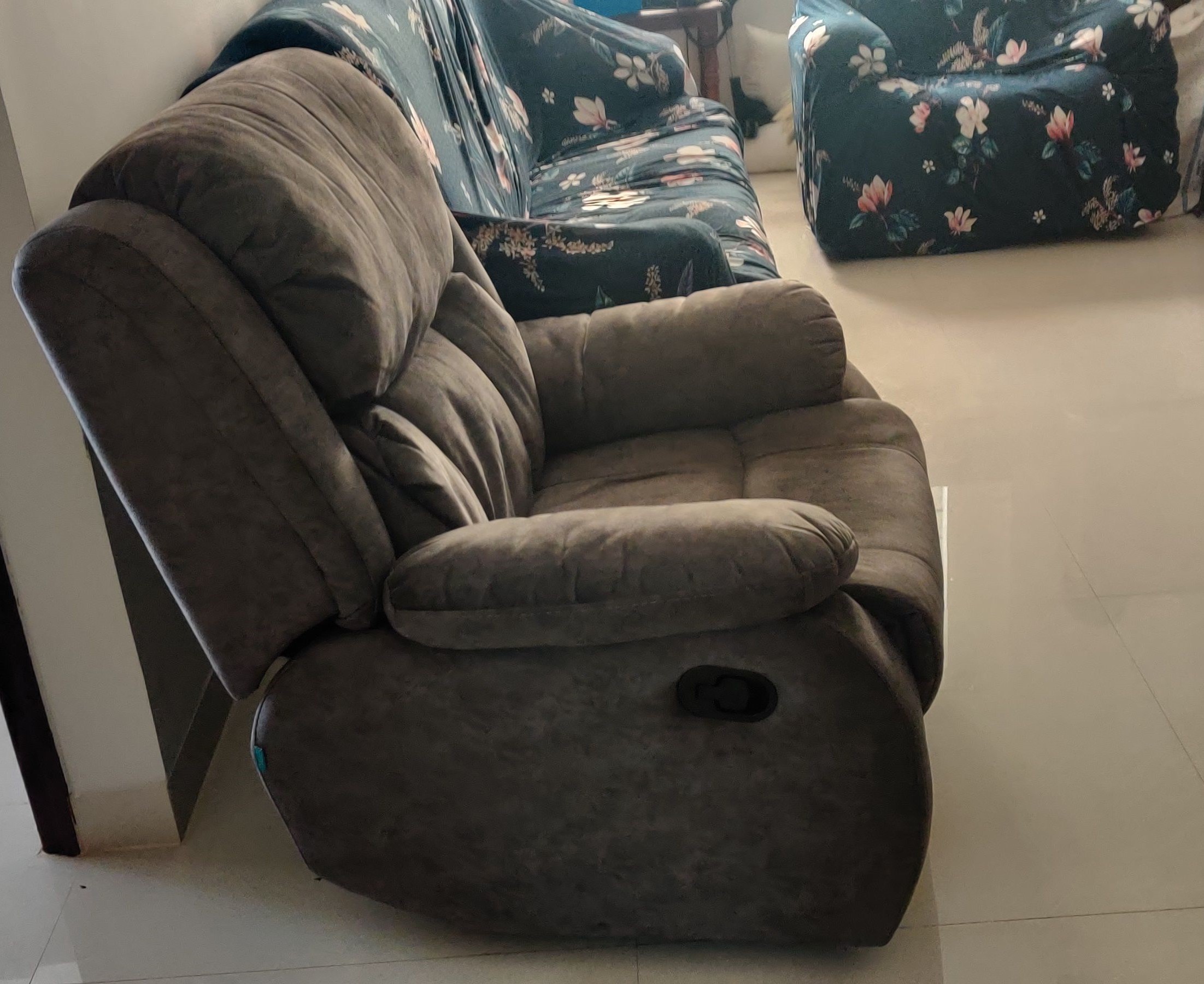 Damro deals recliner chair